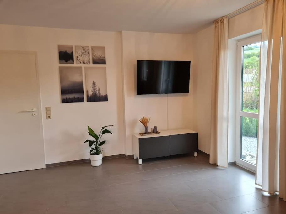 Ferienwohnung Panoramablick Бад-Мергентхайм Экстерьер фото