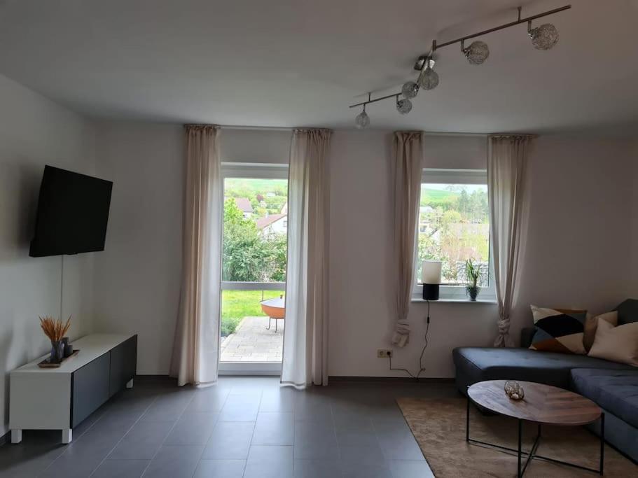 Ferienwohnung Panoramablick Бад-Мергентхайм Экстерьер фото
